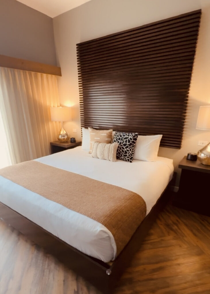 tavern hotel cottonwood, az room.